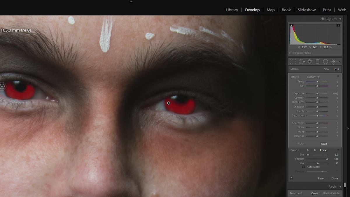 Erase tool blending iris mask near upper shadow area of eye