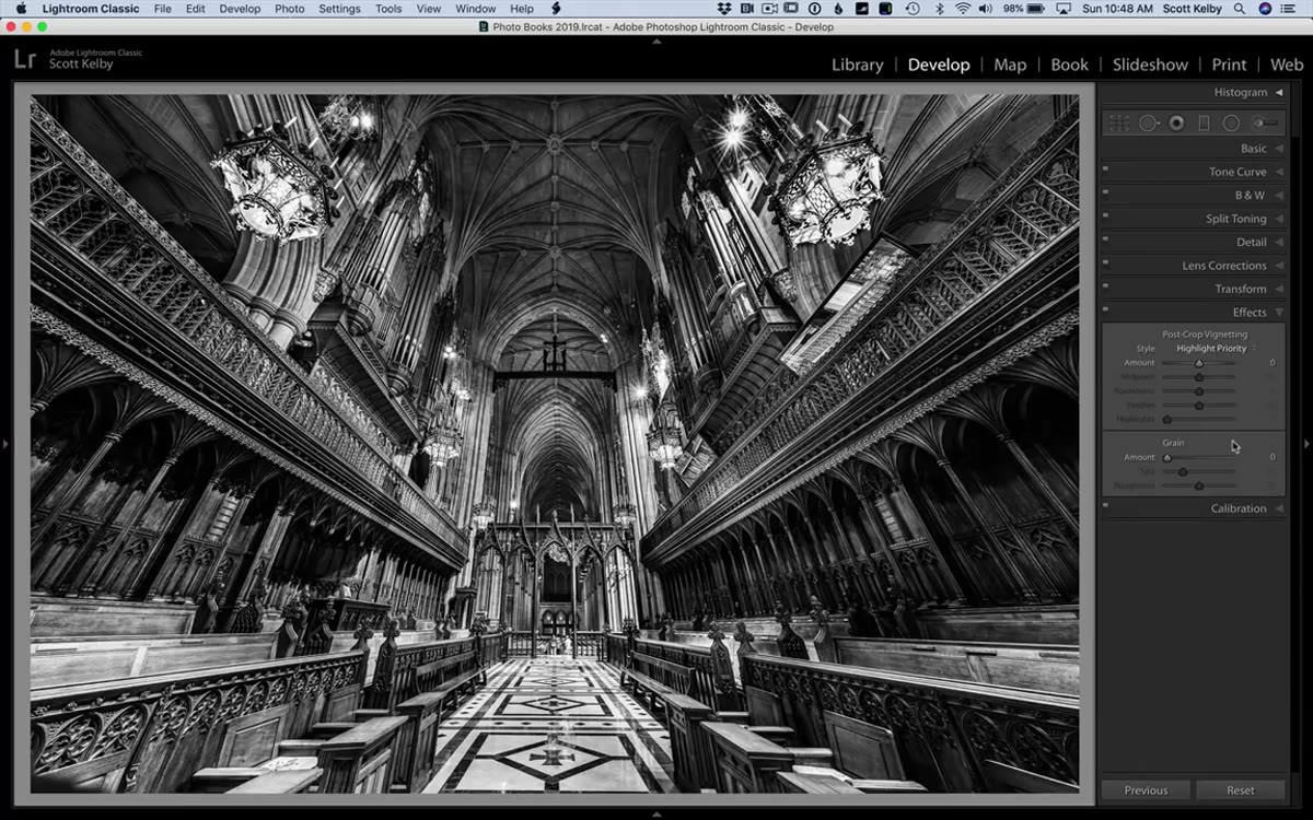 Post Crop Vignetting slider being moved to minus 11 in Effects panel
