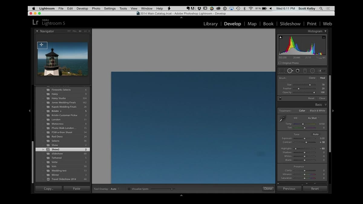 Navigator rectangle moving one panel down through the image