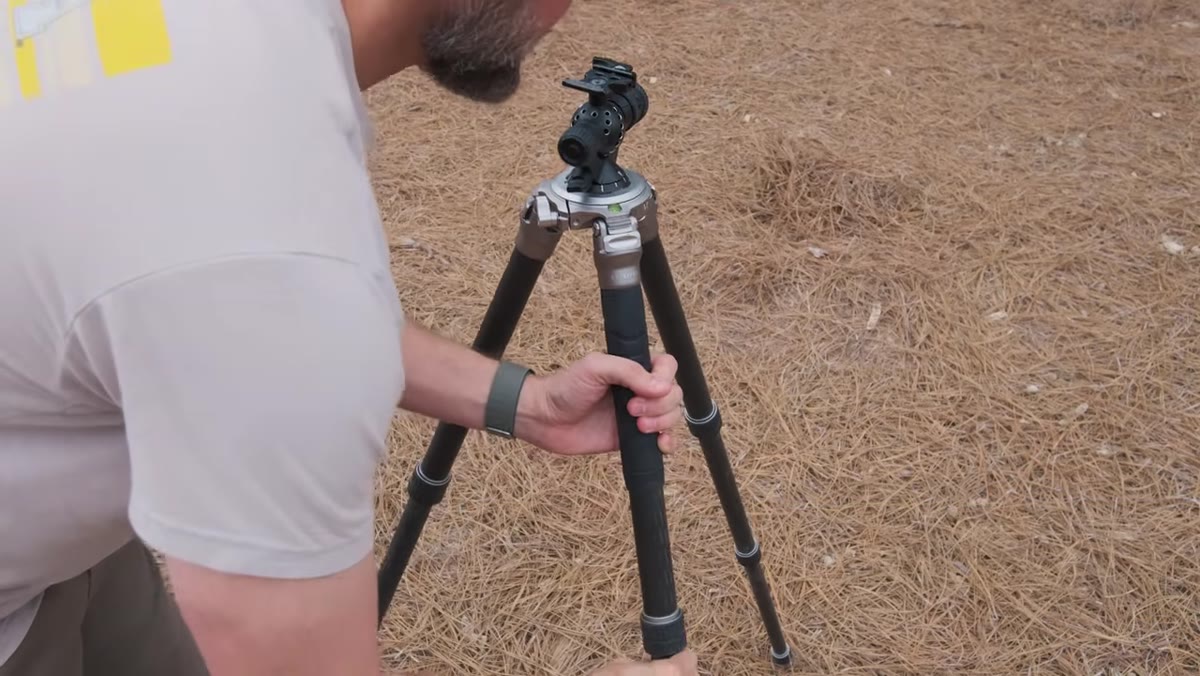 Tripod bubble level centered, camera mounted and aligned