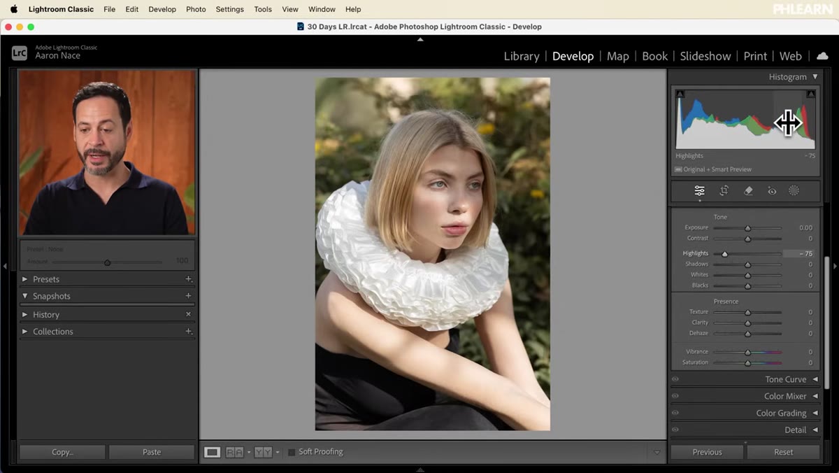 Cursor clicking and dragging in the highlights zone of the histogram